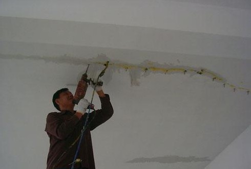 天花頂補(bǔ)漏